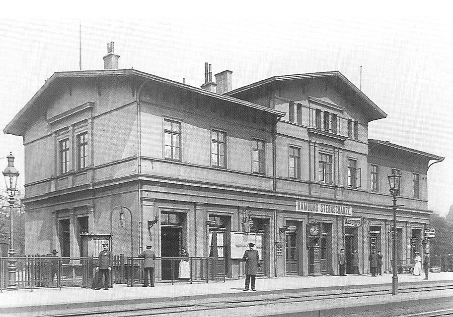 Erster Bahnhof im Stadtteil Sternschanze. Foto vermutlich aus 1900.